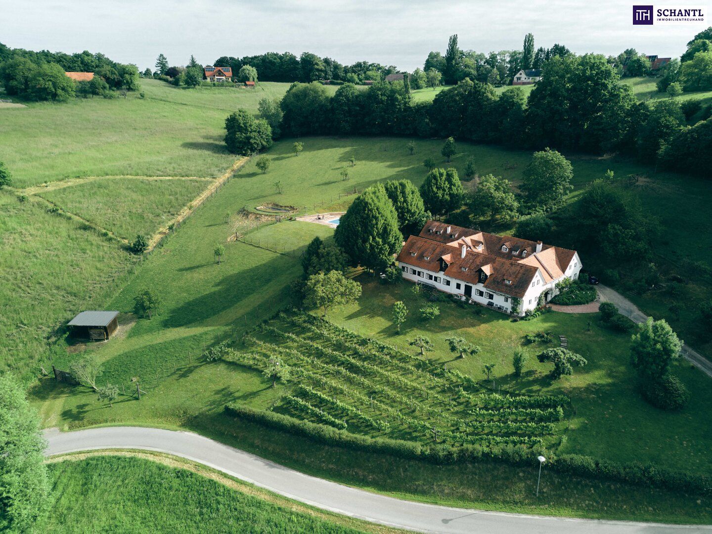 Historischer Vierkanthof in der Thermenregion Bad Loipersdorf - Wo Natur, Geschichte und Exklusivität aufeinandertreffen