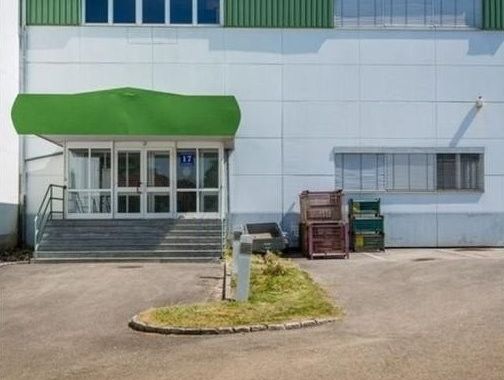 Eingang Bürotrakt
