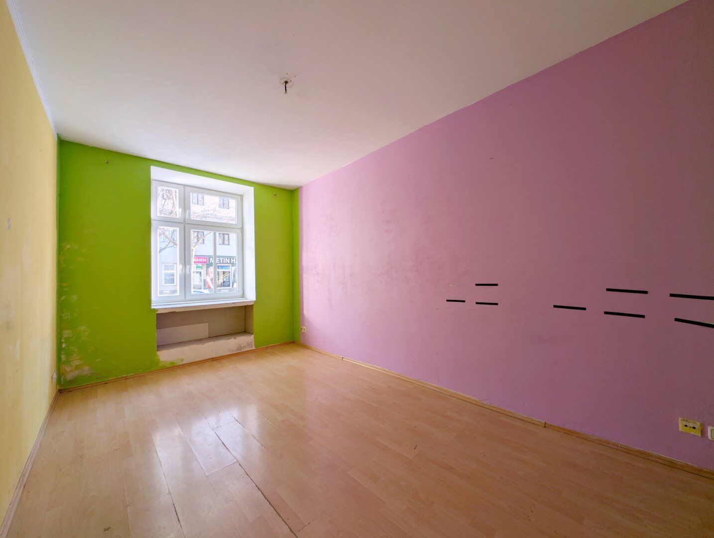 ++NEU++ sanierungsbedürftige 1-Zimmer Erdgeschosswohnung - tolle Lage!