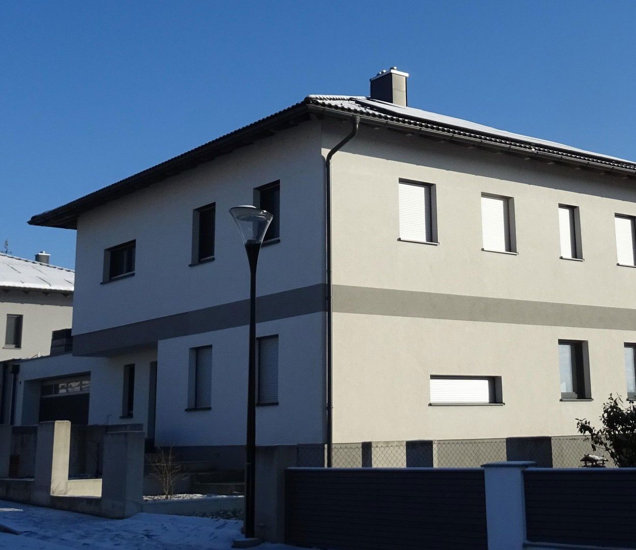 NEUBAU - modernes Mehrfamilienhaus am Ortsrand