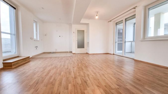 2-Wohnzimmer Küchenblick