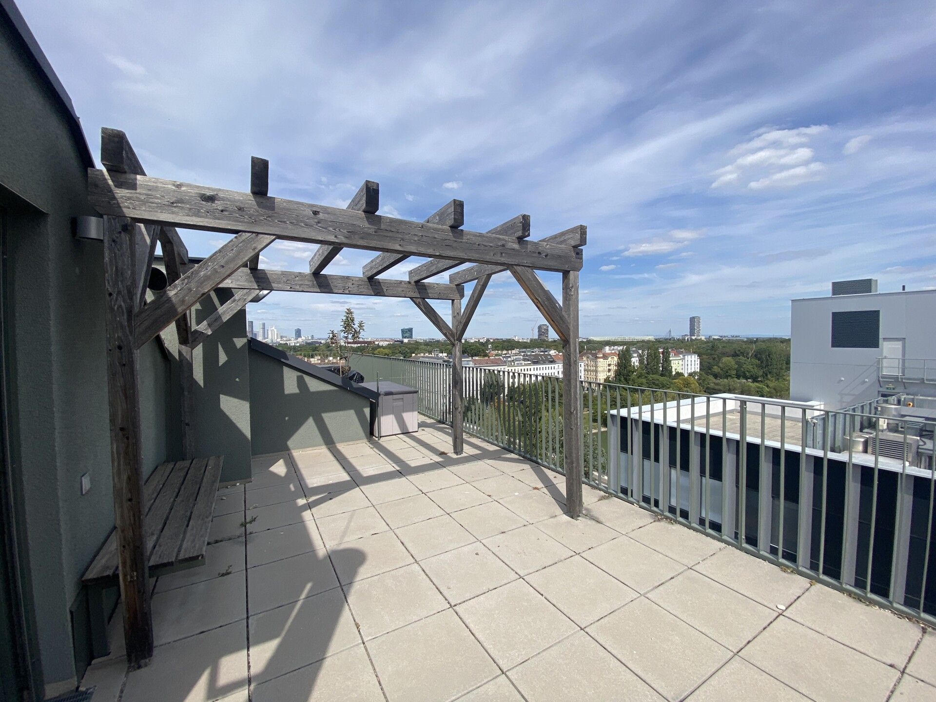 LAENDYARD | 5-Zimmer-Wohntraum mit Dachterrasse in Donaukanal Nähe