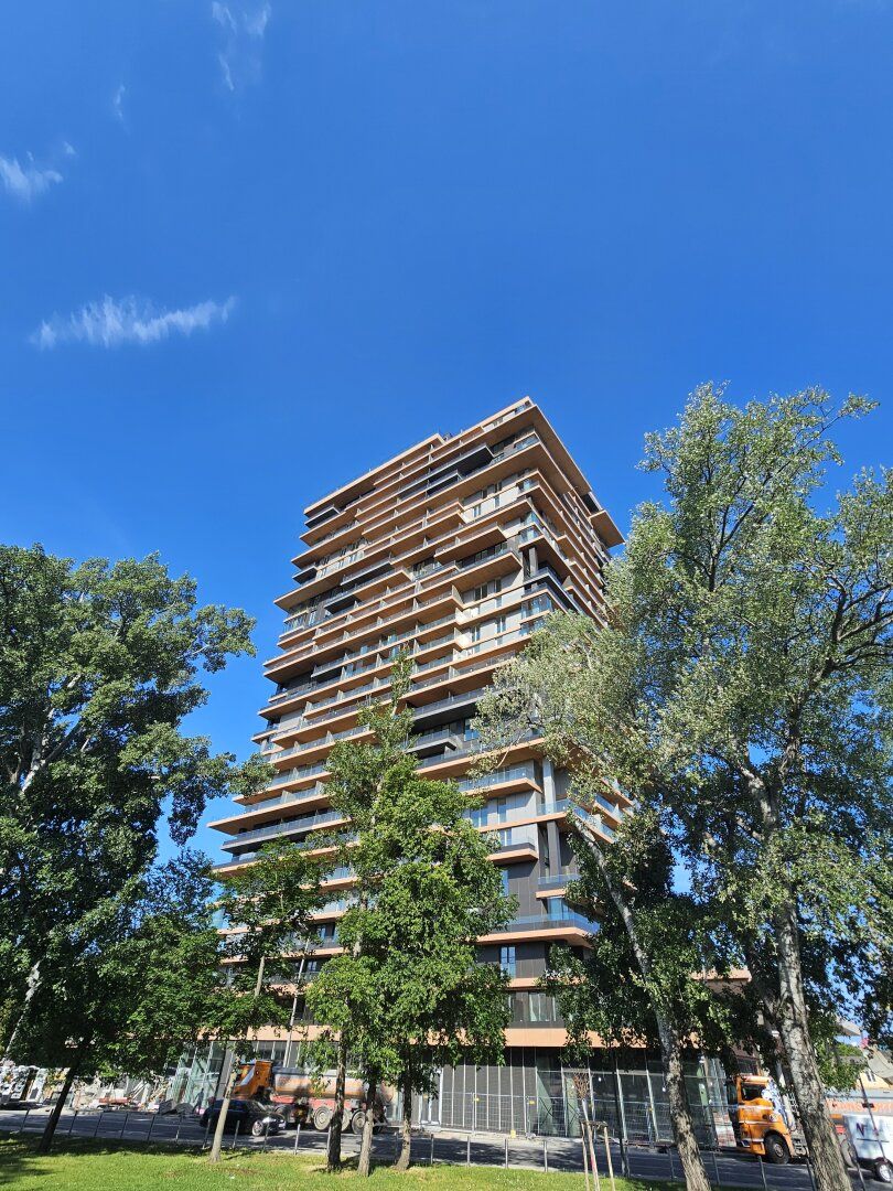 15. OG im Hochhaus Grünblick: 3-Zimmer Süd-Westausrichtung | XL-Parkplatz | privater XL-Balkon