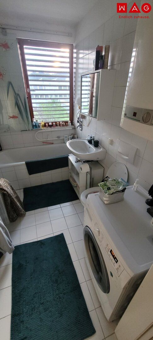 Modernes Wohnen im Holzhaus! Möblierte 3 Raumwohnung mit Balkon & Carport am grünen Ortsrand! - Visning 3