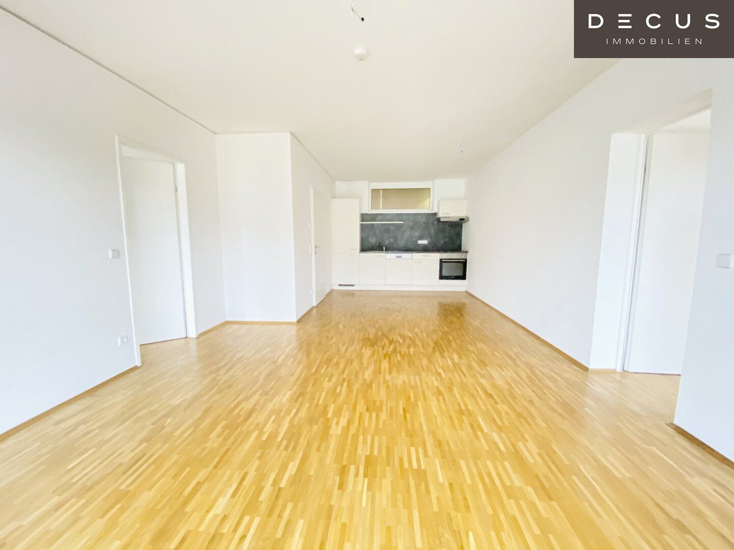 | LICHTDURCHFLUTET | 3 ZIMMER | ALLGEMEINER DACHGARTEN