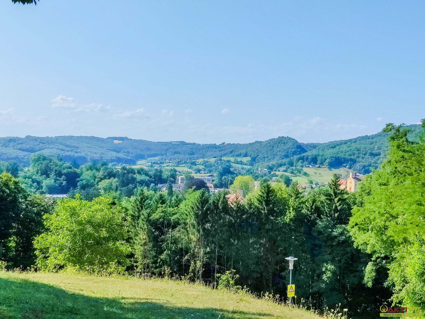 Attraktiver Baugrund mit 1.860 m² Bauland und Projekt für Mehrfamilienhaus. - Mehr