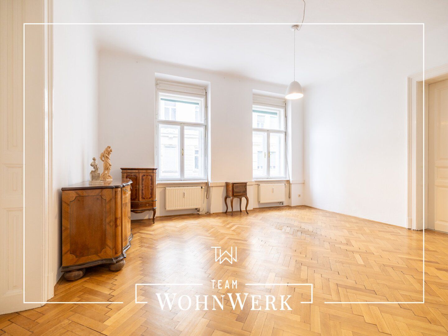 Repräsentative Altbauwohnung mit Terrasse - Stil, Raum und Lage in perfekter Harmonie - Büro- oder Praxisnutzung ebenso möglich
