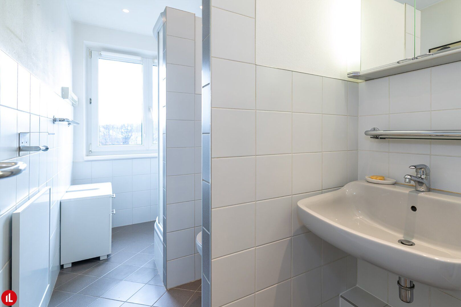 PREISHIT | 2 Zimmer Dachterrassenwohnung in Schwechat | direkt beim Einkaufszentrum | voll möbliert | EUR 179.000,-