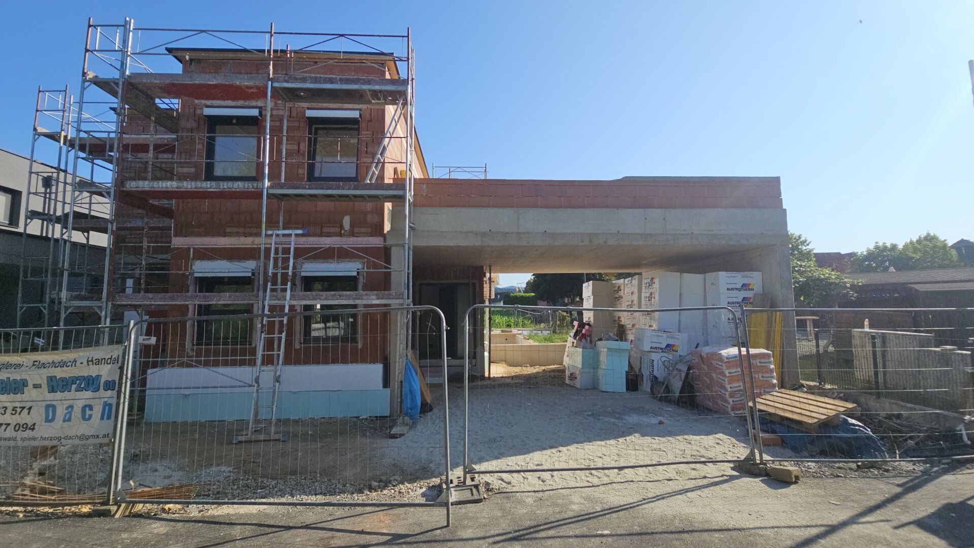 Traumhafte 3- Zimmer- Neubauwohnung mit 54m² großer Westterrasse, hochwertige Aussattung und Carportplatz im Kaufpreis inkl.- Heimschuh bei Leibnitz