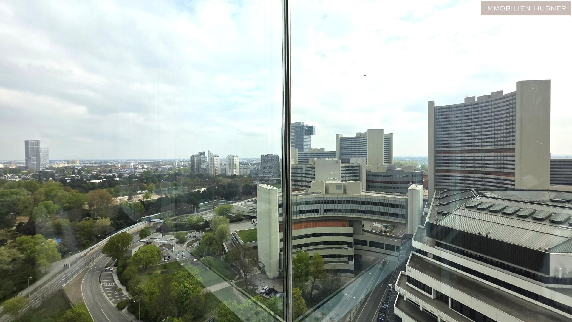 13.OG ++ Bürofläche im SATURN -TOWER - Ansicht 2