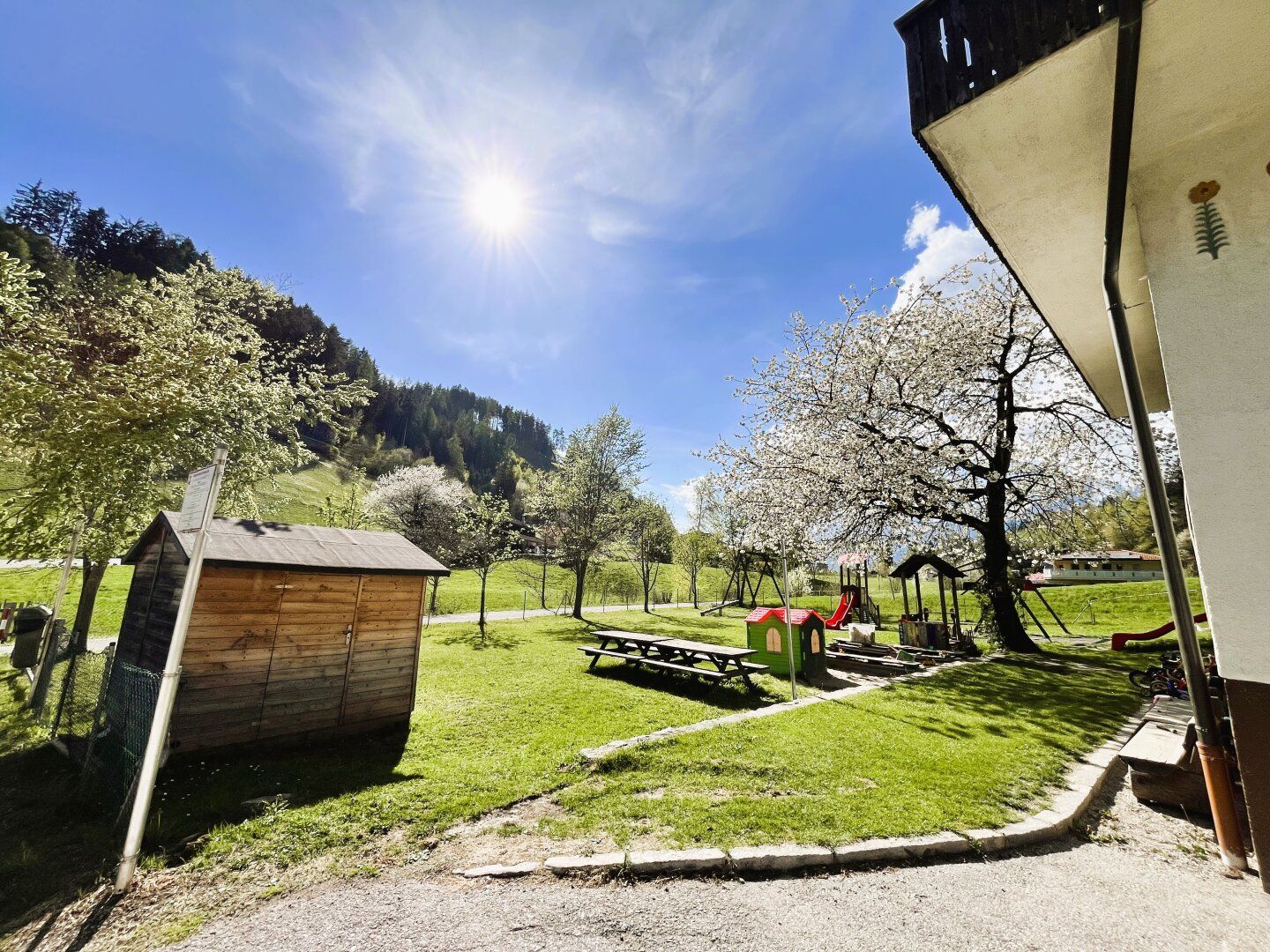 NUR EUR 840,-/m²: Sonniges Baugrundstück nahe Innsbruck im GRÜNEN - PERFEKT für die ganze FAMILIE! - Ansicht 3