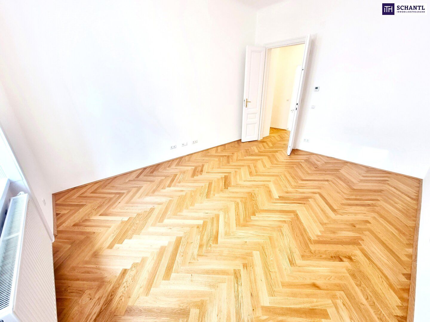 Altbau-Charme mit Frischluftanschluss! Traumhaft sanierter Erstbezug mit Balkon! 2 Zimmer + TOP-Lage + TOP Anbindung + Ruhige Seitengasse + Wunderschönes Altbauhaus! Jetzt zugreifen!
