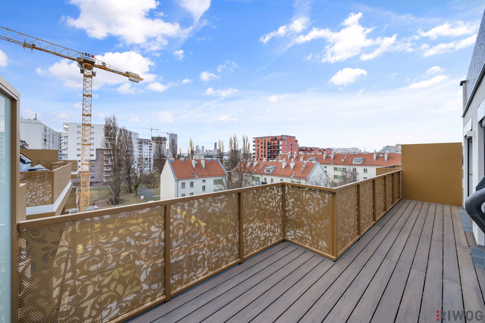ERSTBEZUG Nähe U1 Kagraner Platz *** DG-Maisonette mit 45m² Terrassenfläche *** bei der Wagramer Straße