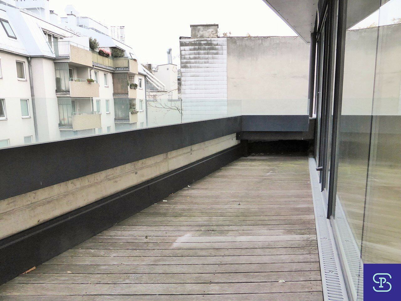 Provisionsfrei: Stylische 100m² DG-Wohnung + Terrasse beim Naschmarkt - 1040 Wien - Ansicht 2
