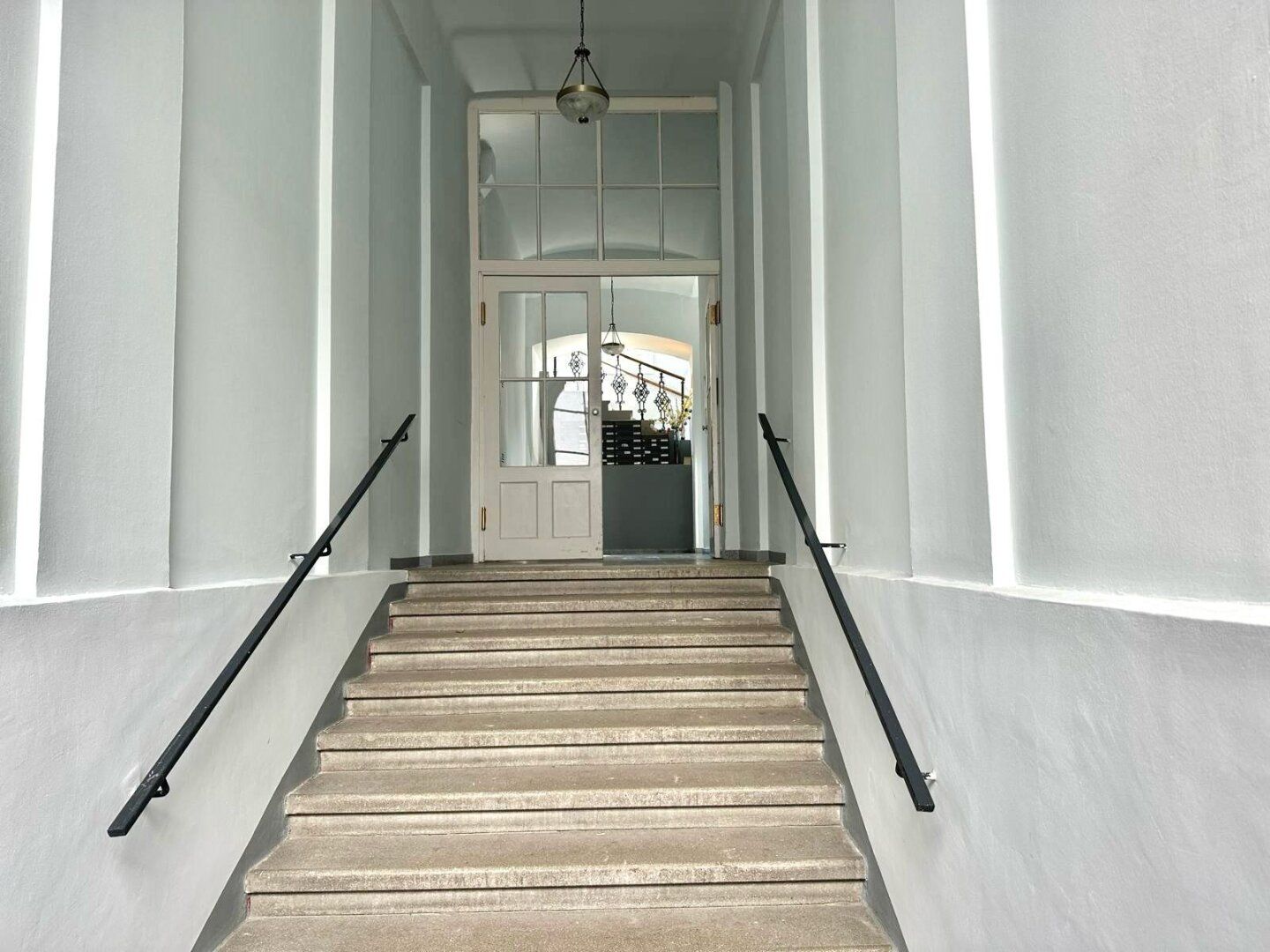 Erstklassige Lage - Nähe Schloß Belvedere - Charmante Altbauwohnung mit Potenzial !