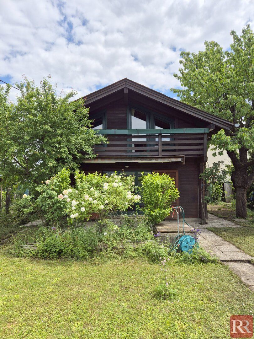 Sommerhaus mit schönem Garten am Schloss-See
