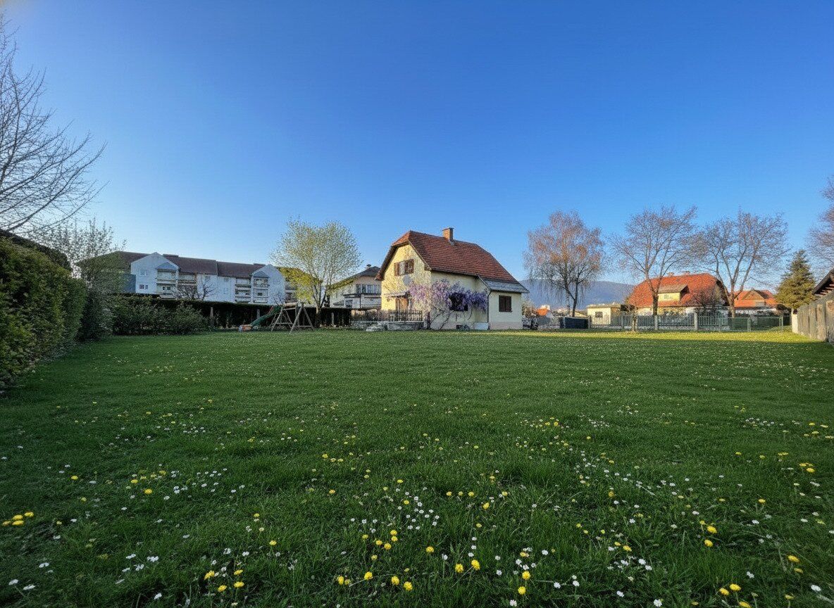 Sonniges Grundstück mit Zentrumsnähe - Ihr Platz für neue Ideen! - Ansicht 2