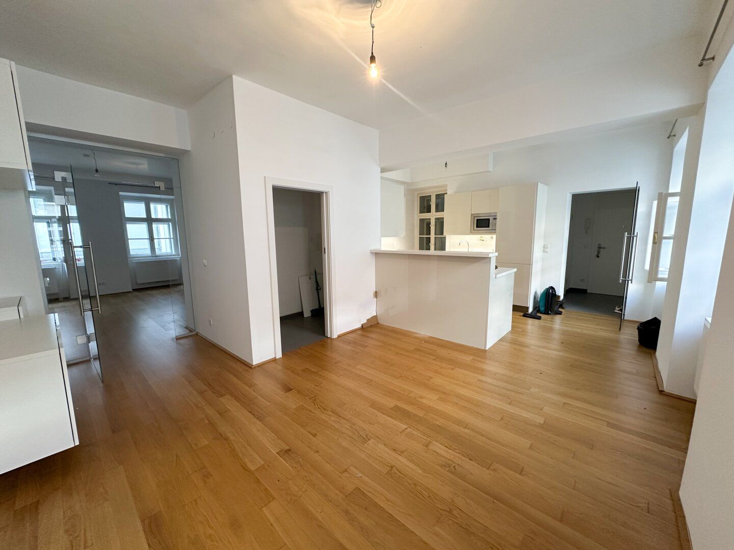 1010 Wien: Exklusive 3-Zimmer Wohnung ca.104m² am Fleischmarkt zu vermieten; € 2.190,-