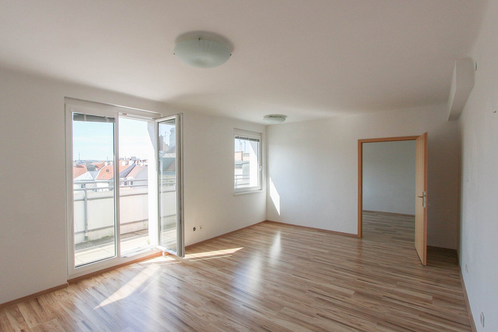 Geräumige 2-Zimmer Wohnung mit Terrasse