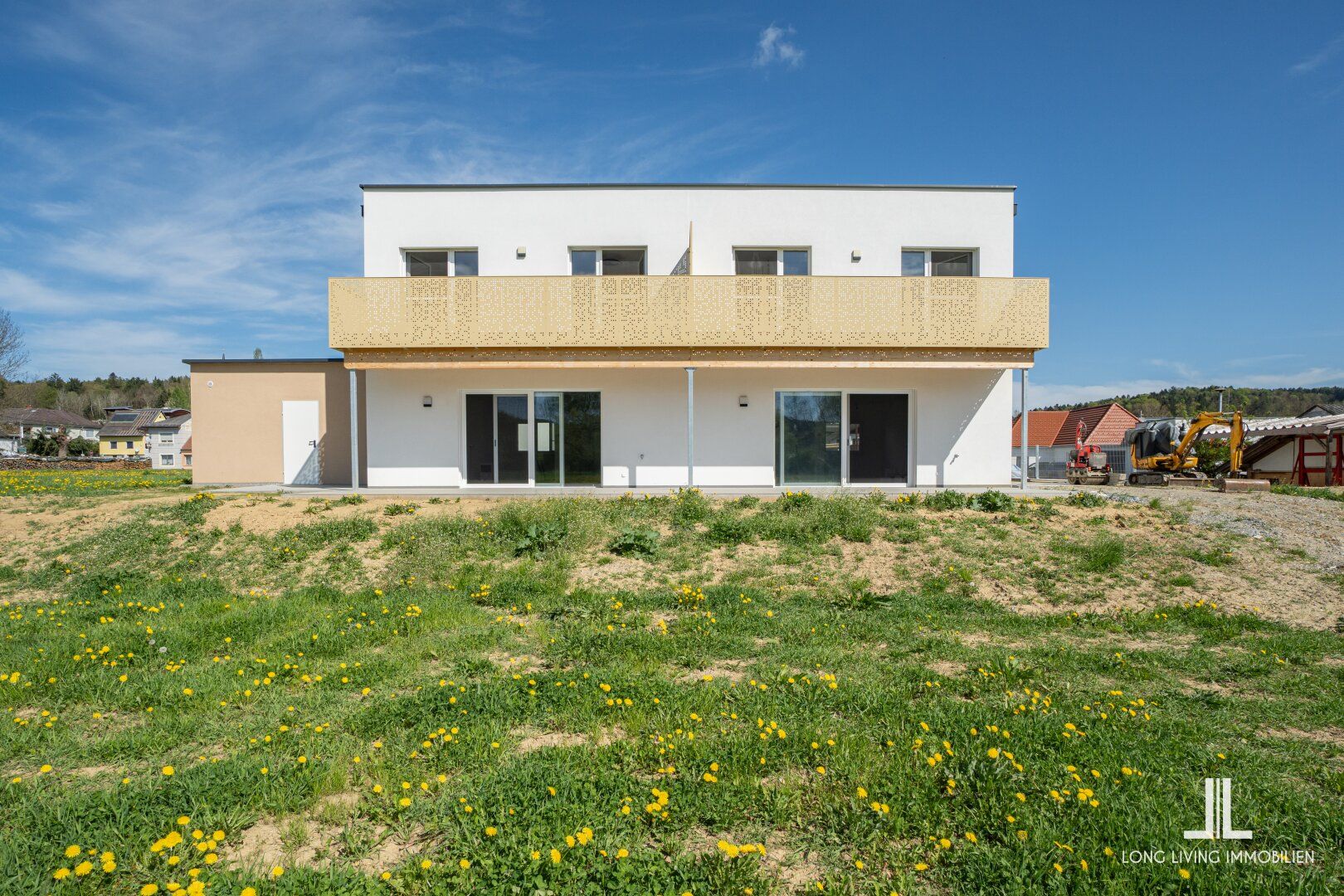 PROVISIONSFREIER ERSTBEZUG - Moderne Doppelhaushälfte mit über 500m2 Garten!