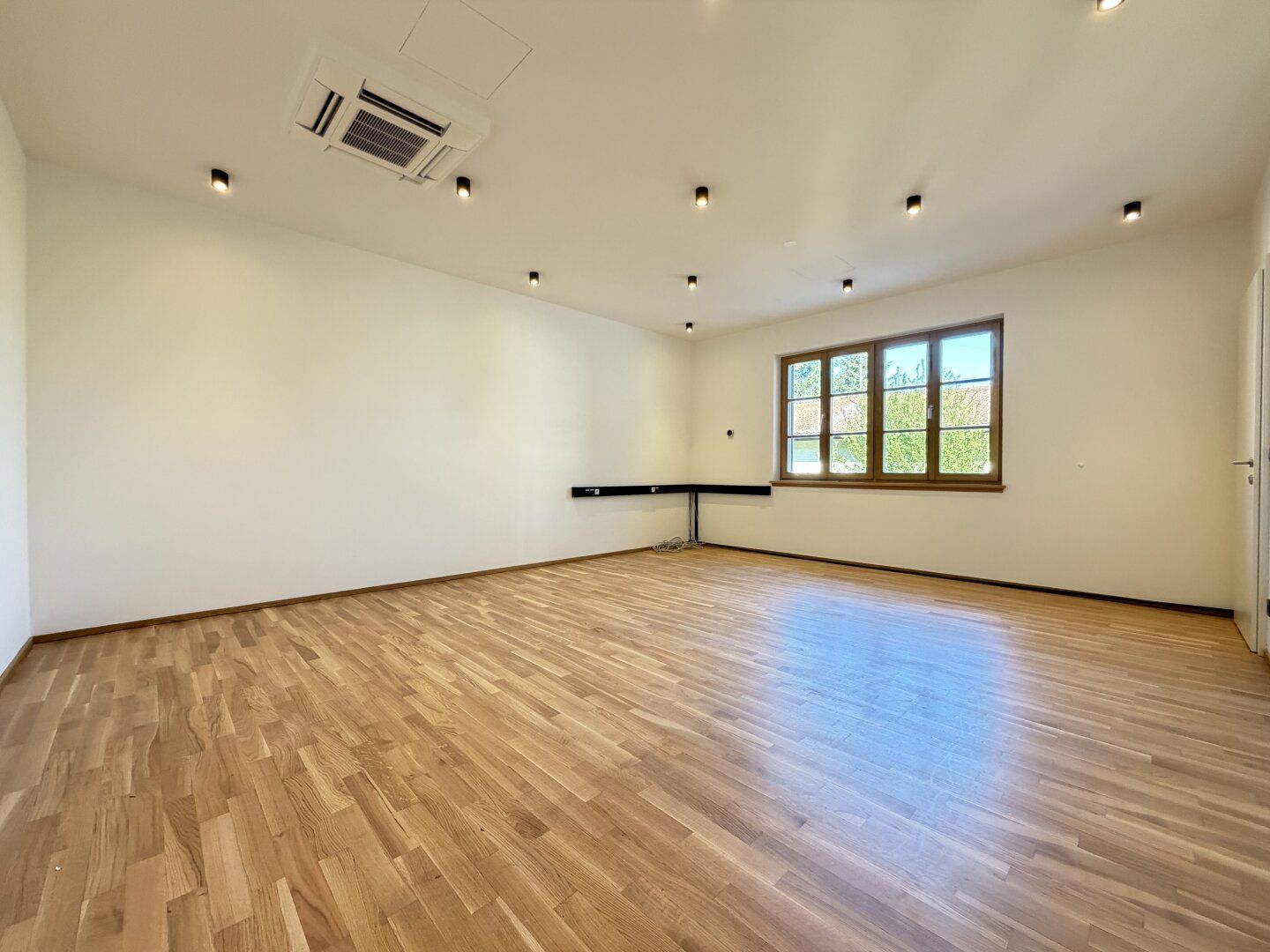 Wals: Hochwertiges Büro / Praxis mit ca. 198 m² - Mehr