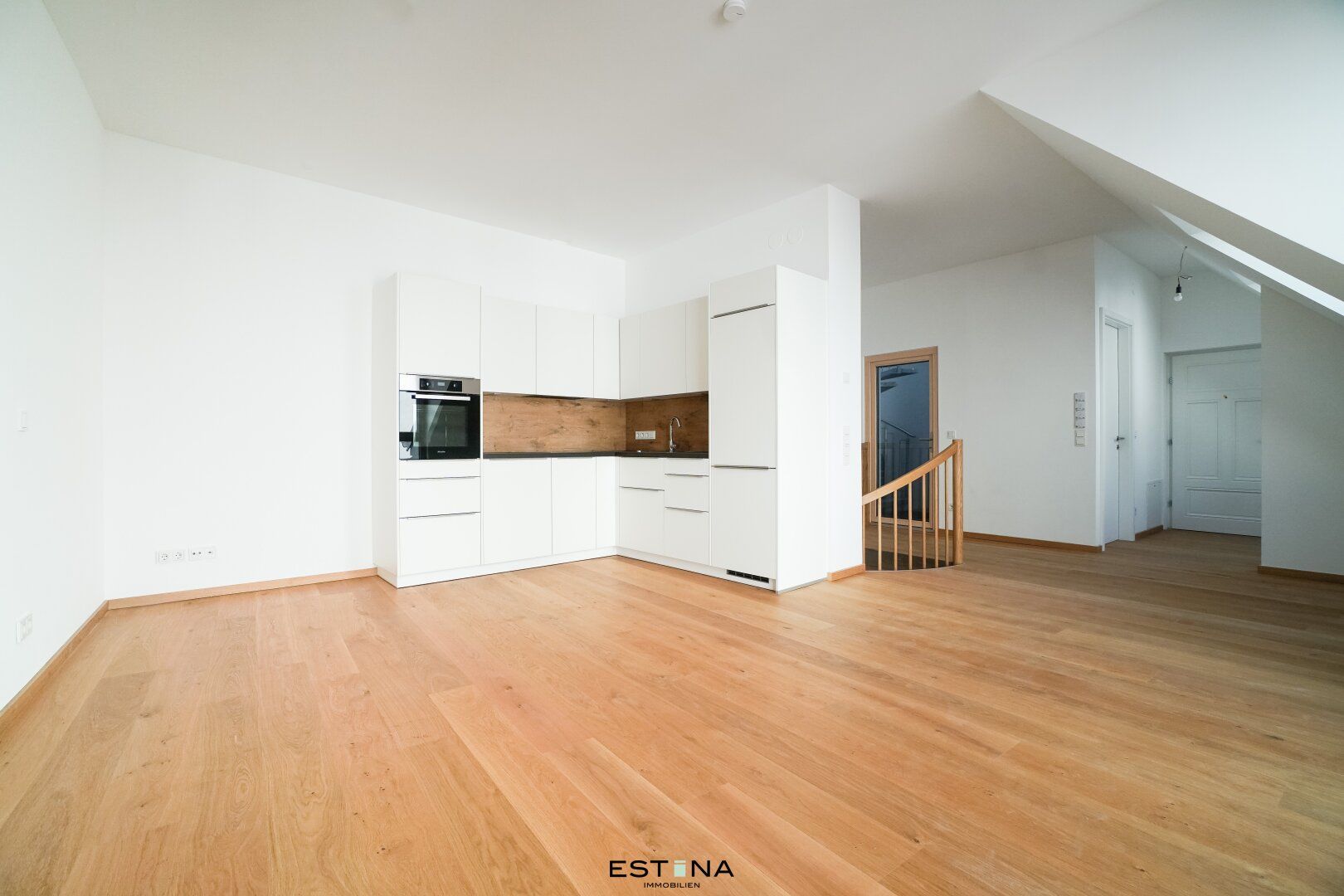 Lichtdurchflutete Dachgeschoss-Maisonette mit großzügiger Dachterrasse - Nahe U4 Pilgramgasse