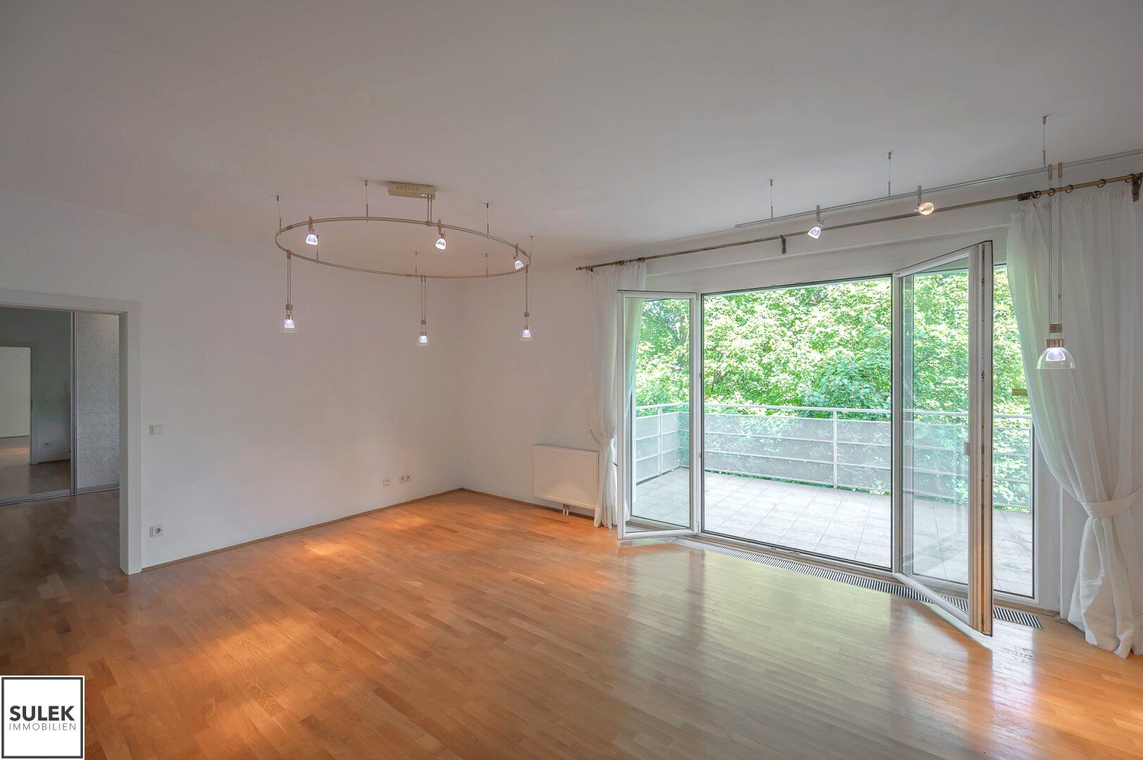 unmöbliert: 3-Zimmer Wohnung mit Balkon, Grünblick & optionalem KFZ-Stellplatz
