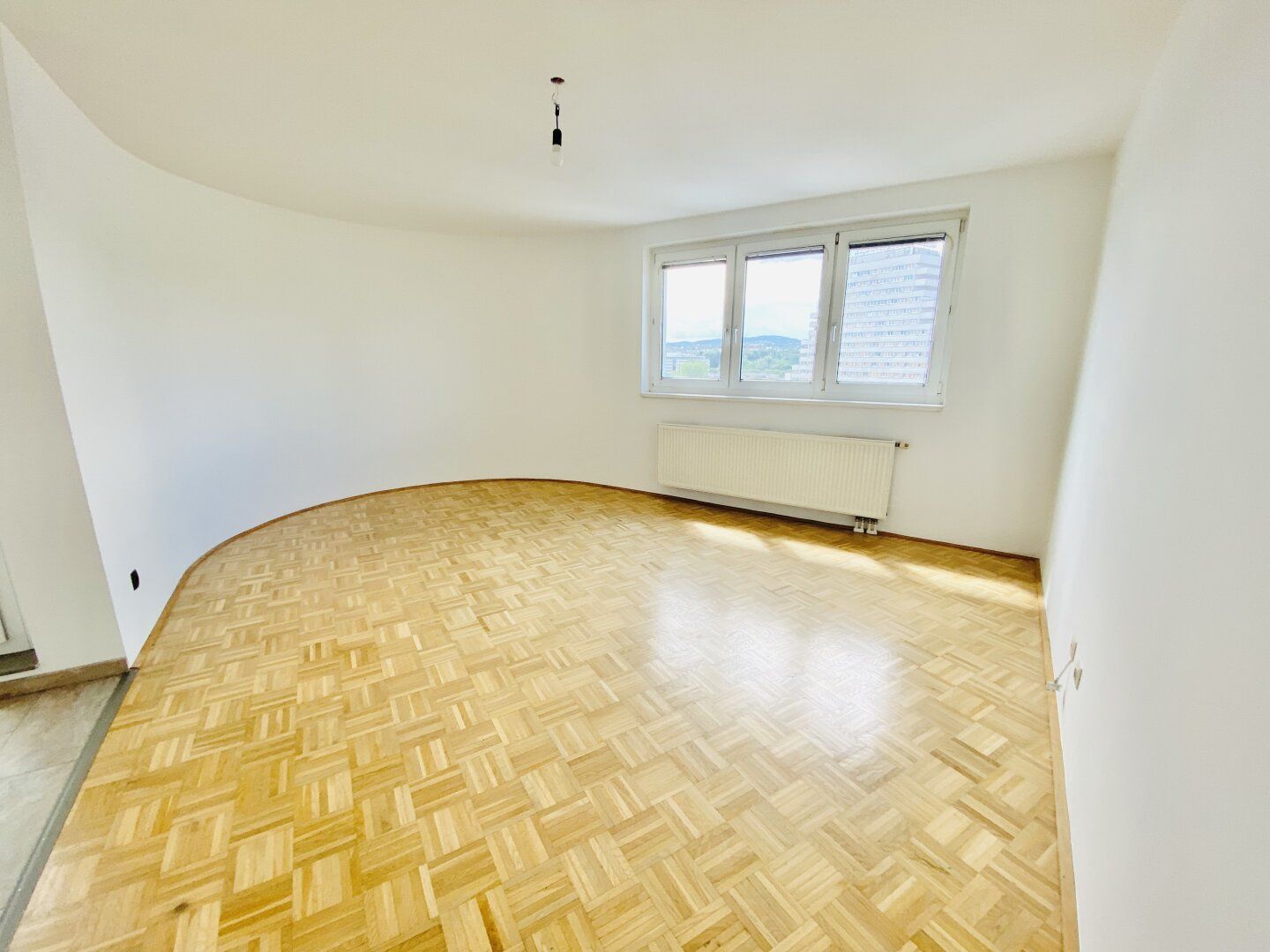 PROVISIONSFREI VOM EIGENTÜMER! 3-ZIMMER WOHNUNG MIT LOGGIA IN DER FORSTHAUSGASSE!