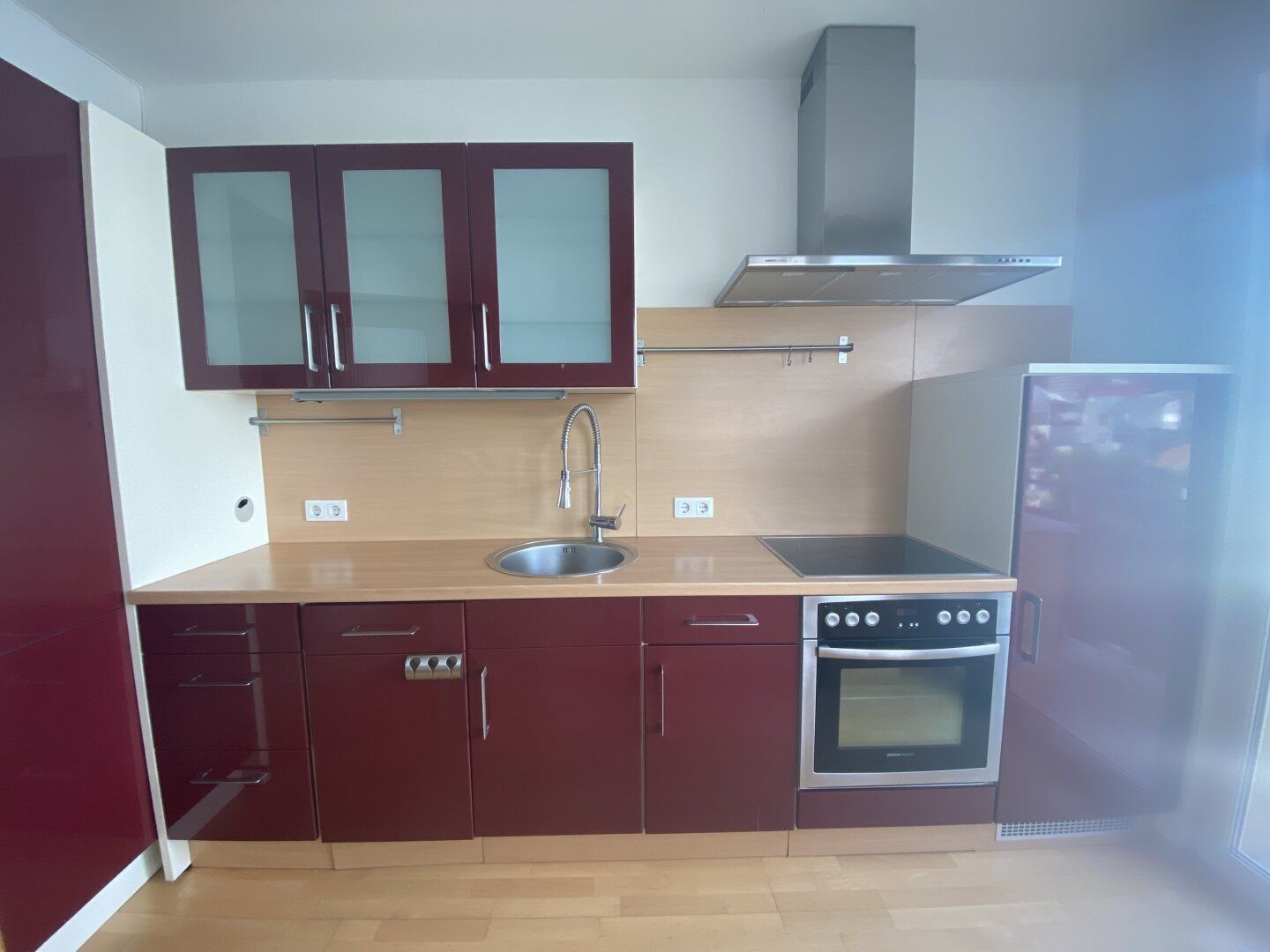 Gering renovierungsbedürftige Wohnung mit Balkon und Loggia in guter Lage Innsbruck - Ihr neues Zuhause!