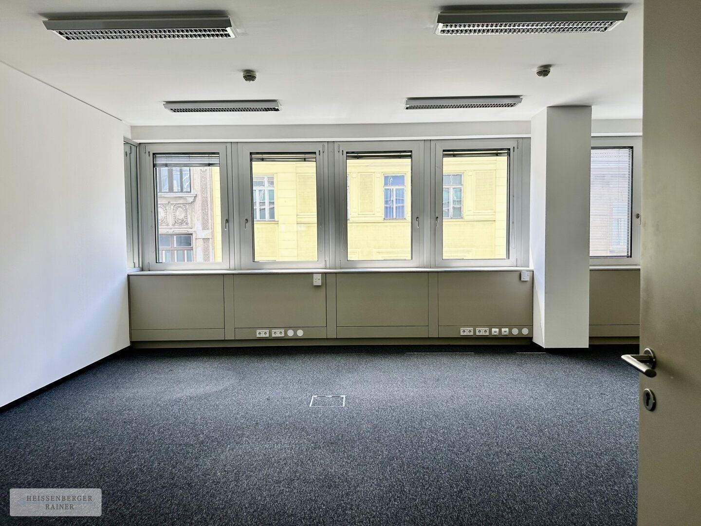 MODERNES BÜRO /// HELL UND FLEXIBEL /// WIEDNER HAUPTSTRASSE - Mehr
