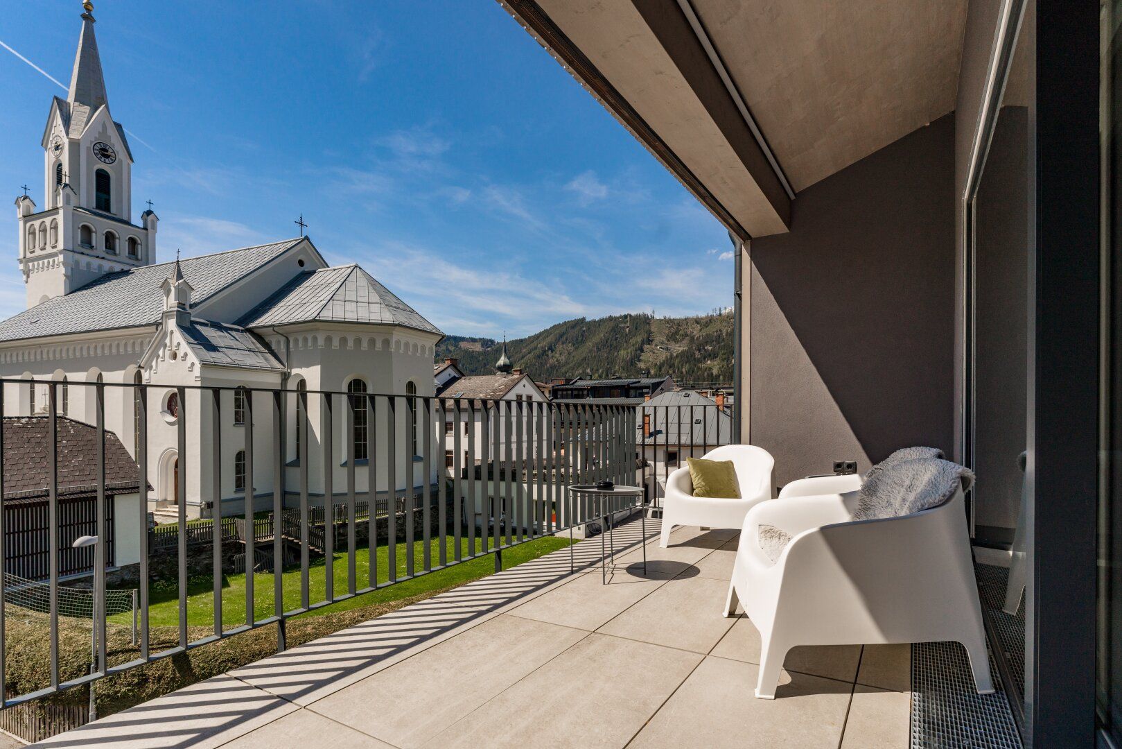 Wohnen im Herzen von Schladming - mit Bergblick, Traumterrasse & nur wenige Minuten zur Planai!