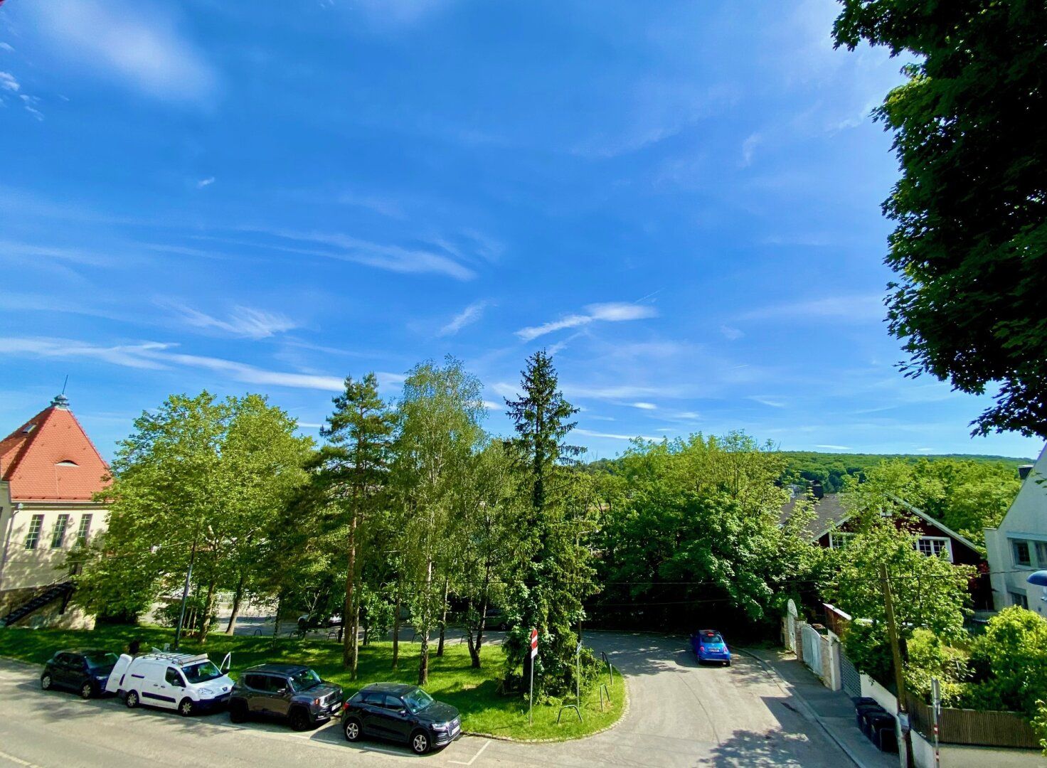 GENERALSANIERTE FAMILIENIDYLLE MIT 3 SCHLAFZIMMERN (4. MÖGLICH) UND 2 BALKONEN
