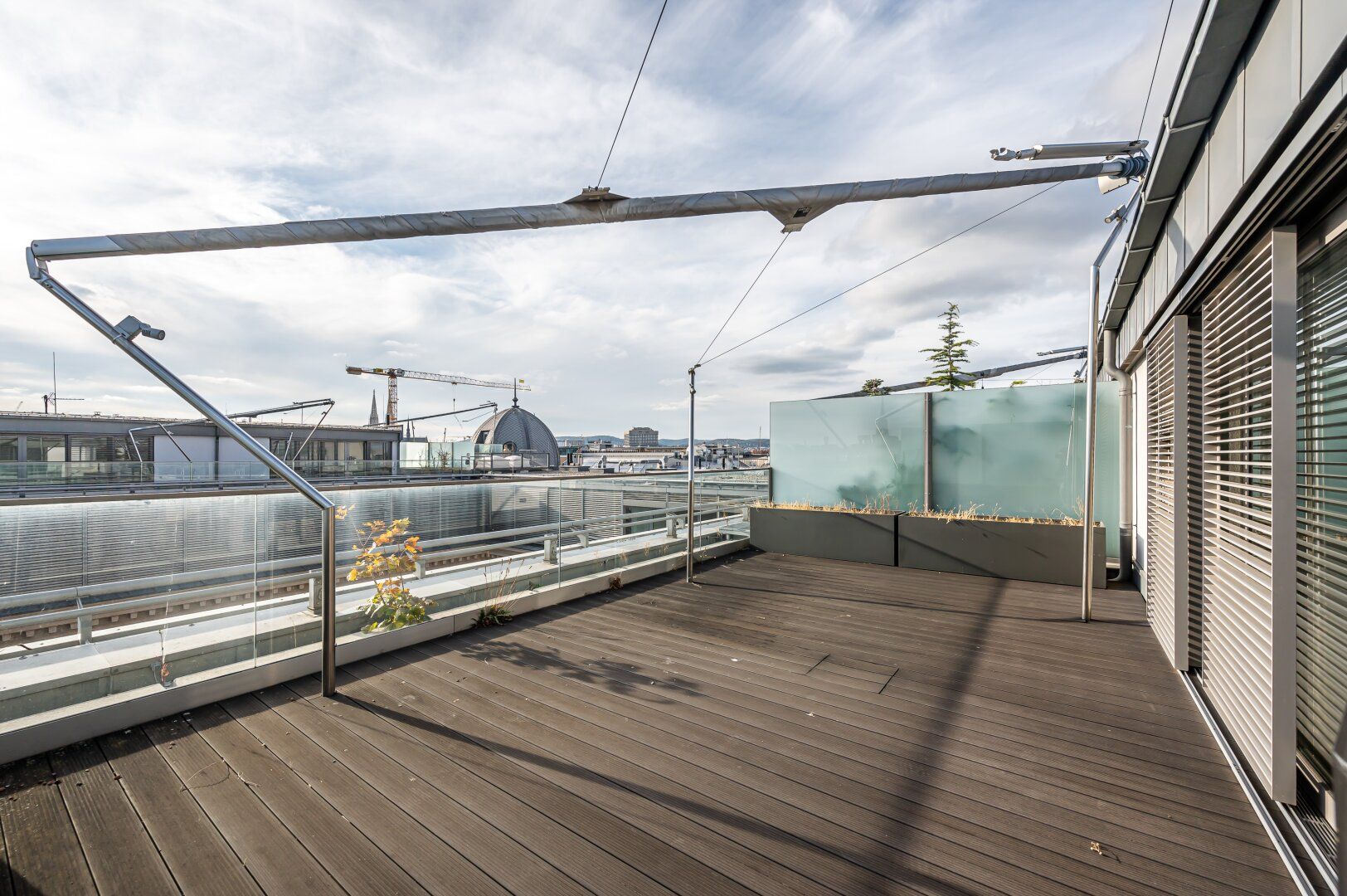 Absolute rarity in the Palais Hansen: Exclusive penthouse in prime location!