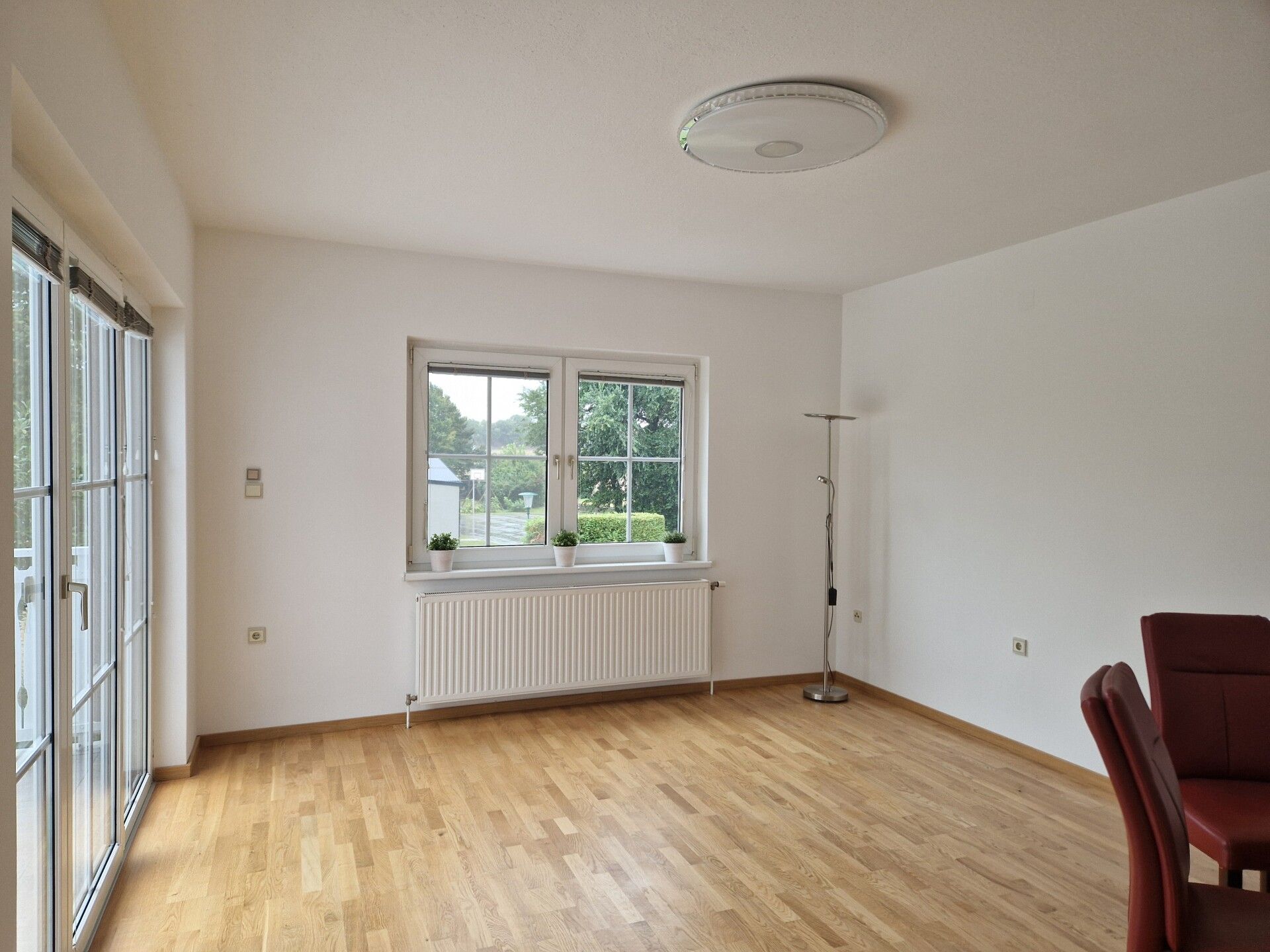 LIEBEVOLL SANIERTER BUNGALOW IN BEGEHRTER WOHNLAGE SAMT HOHER LEBENSQUALITÄT UND GUTER VERKEHRSANBINDUNG