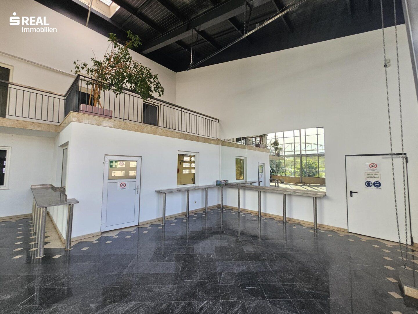 Repräsentatives Büro mit Atrium & optionaler Lagerhalle in bester Lage bei Wien - Ansicht 5