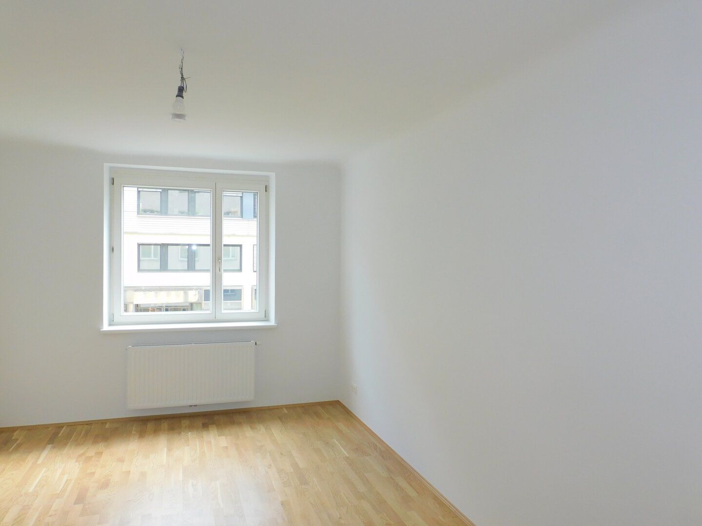 Sanierte 3 Zimmer Wohnung- eben komplett saniert - unbefristet - provisionsfrei