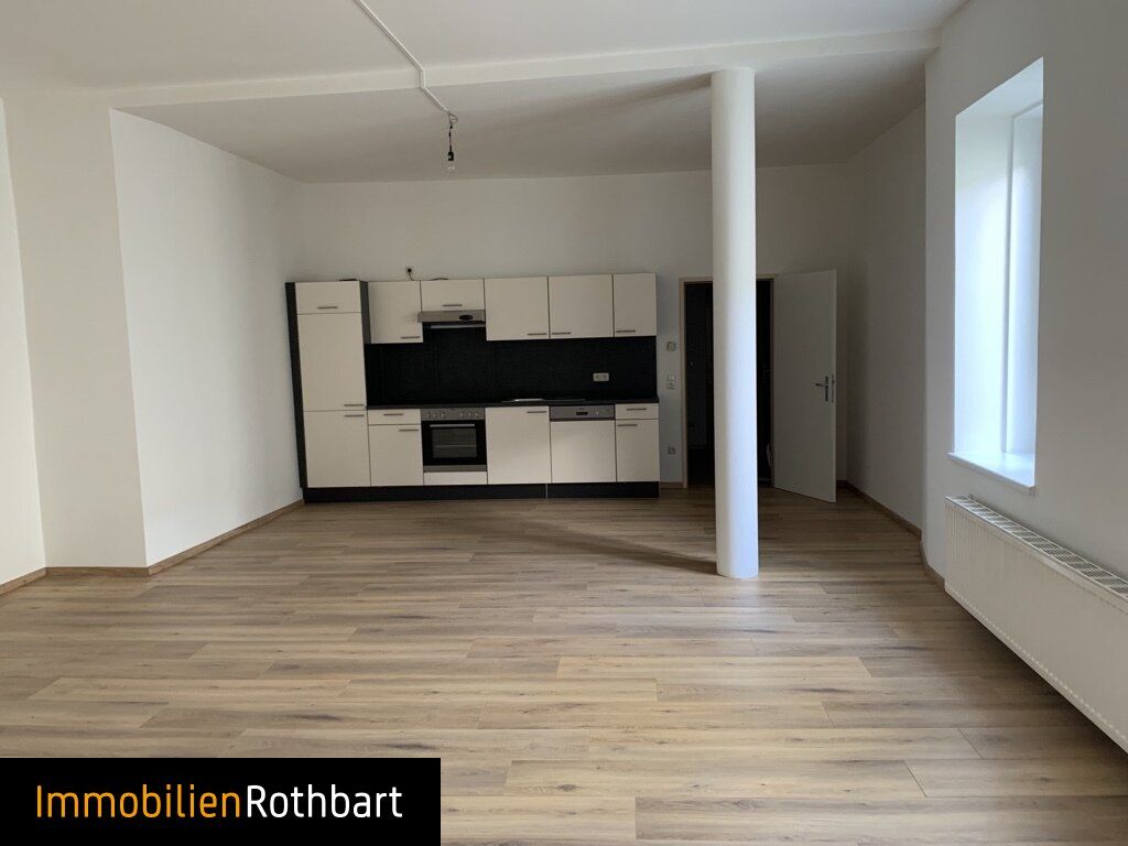 Großzügig angelegte 2-Zimmer-Wohnung