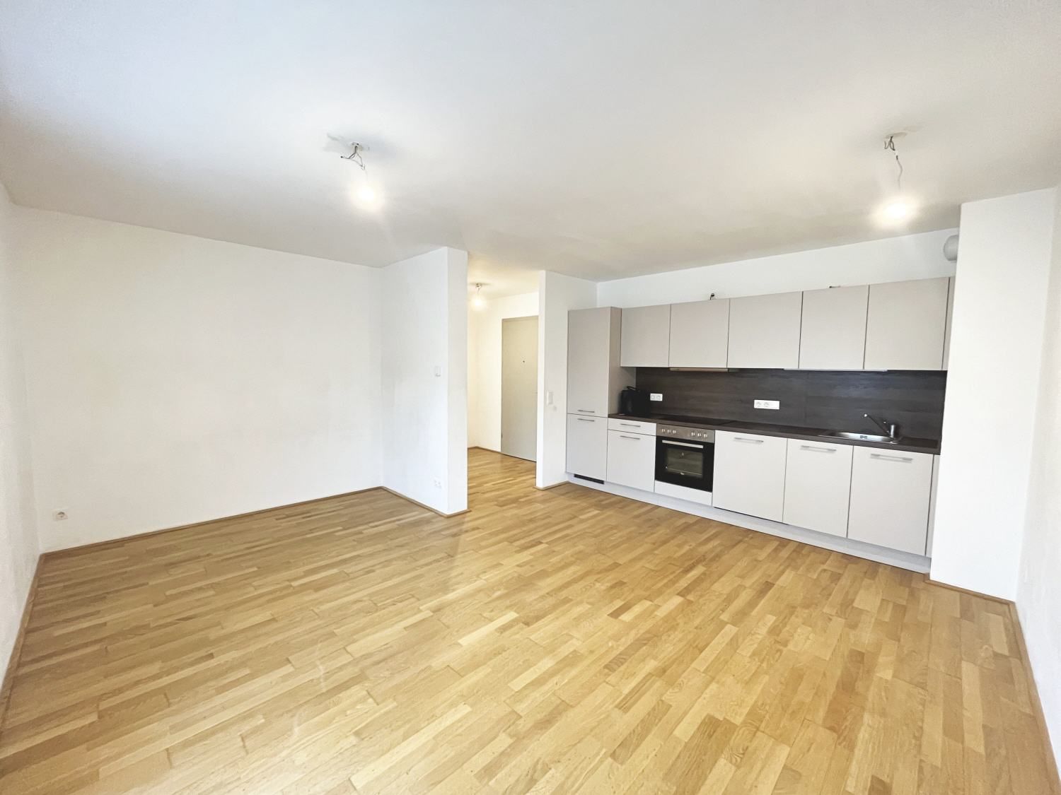 Q11 Leben in Simmering -  Helle 2-Zimmer-Wohnung mitBalkon und Deckenkühlung!