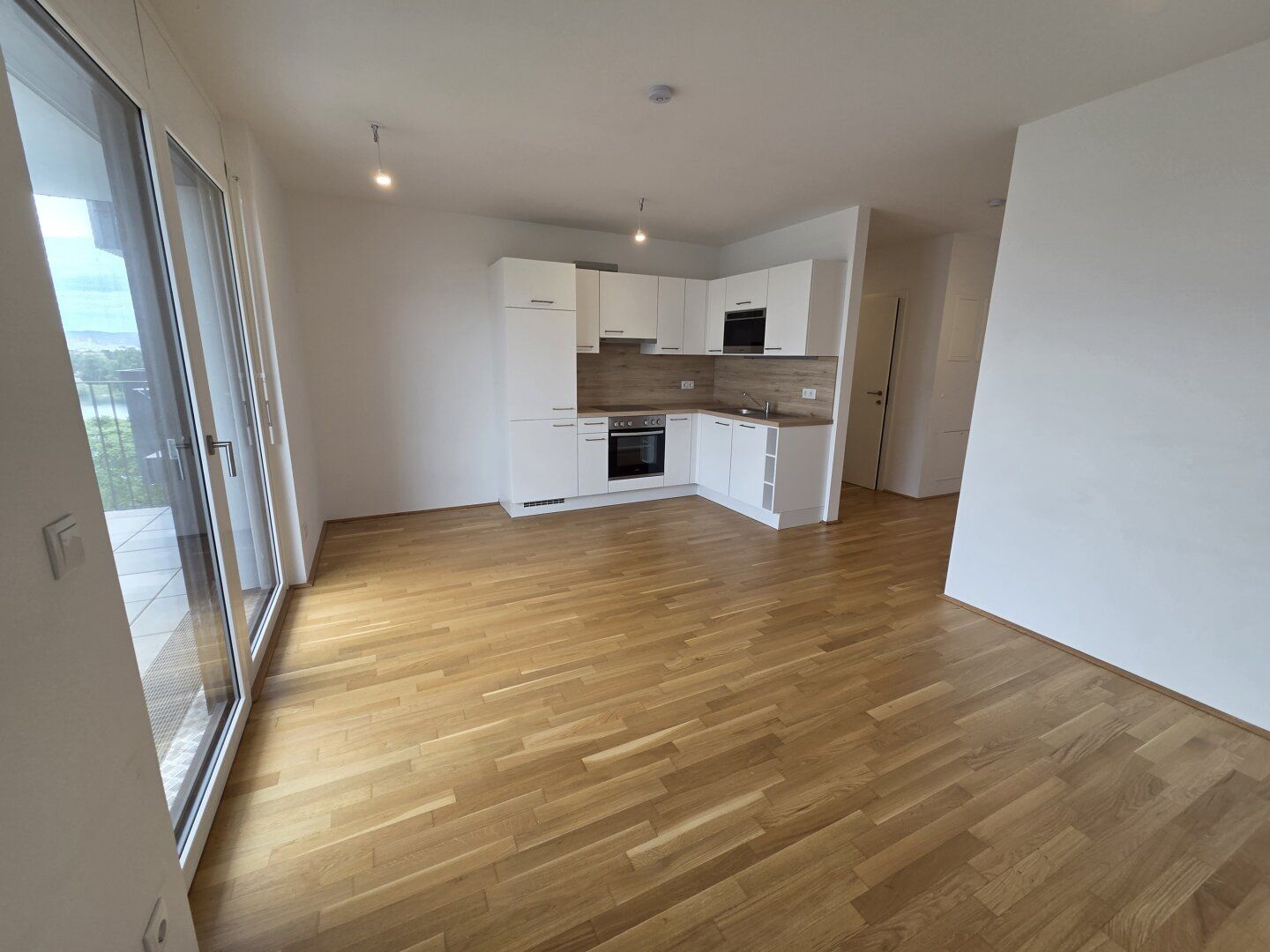 Helle 2 Zimmer Wohnung mit Blick auf den Badeteich Hirschstetten