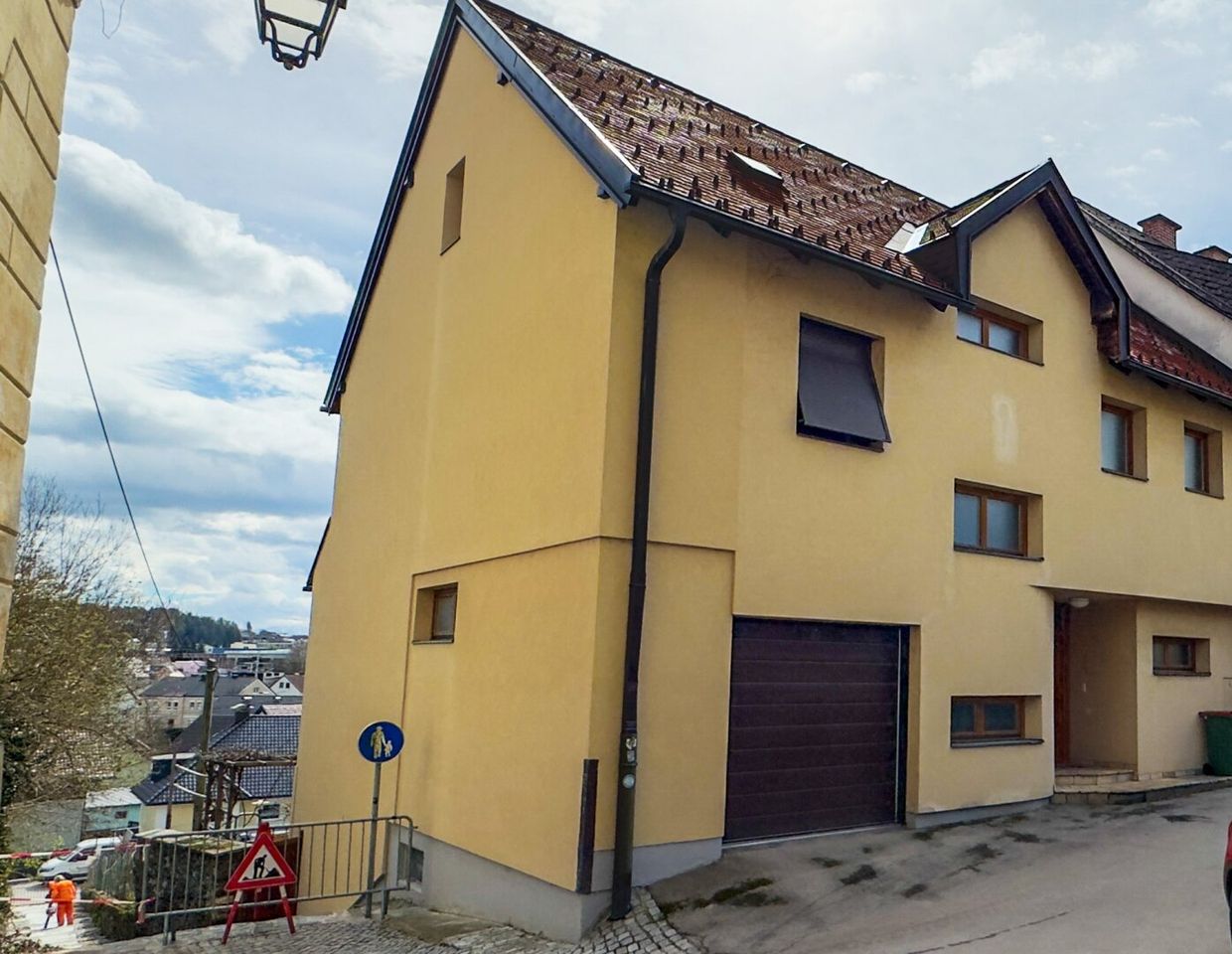 NEUER PREIS: Familienhit in Feldkirchen: Großzügiges Ein-/Mehrfamilienhaus in Zentrallage