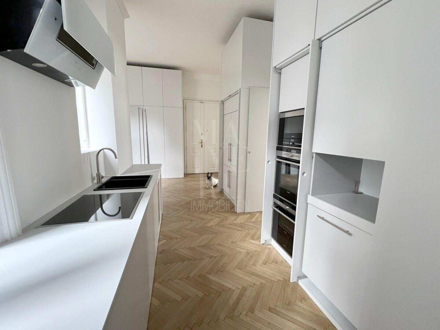 Hochwertig sanierte (klimatisierte!) Altbauwohnung