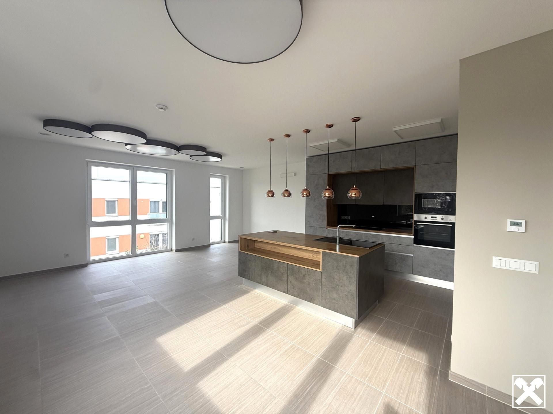 Hiša, 103 m², zemljišče 390 m²