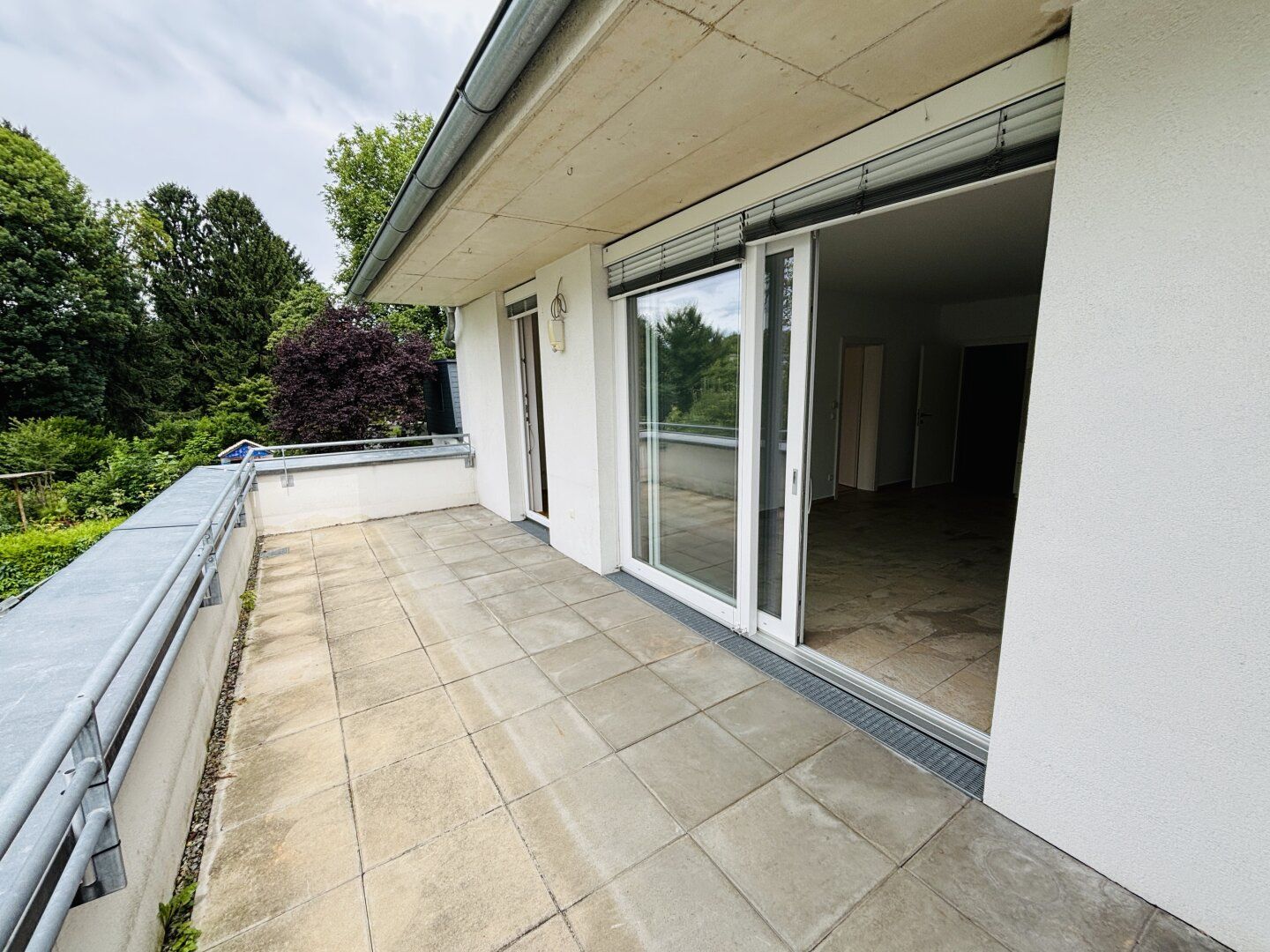 Traumhafte Terrassenwohnung in Graz: 3 Zimmer, Terrasse & Carport - Nur 660 € Miete!