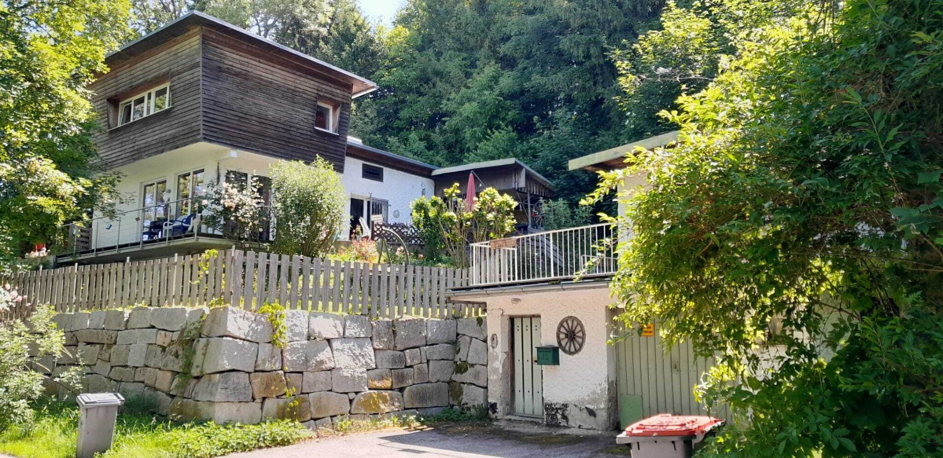 Naturnahes Wohnidyll in Alleinlage - charmantes Einfamilienhaus mit großem Grundstück direkt an der Trattnach!