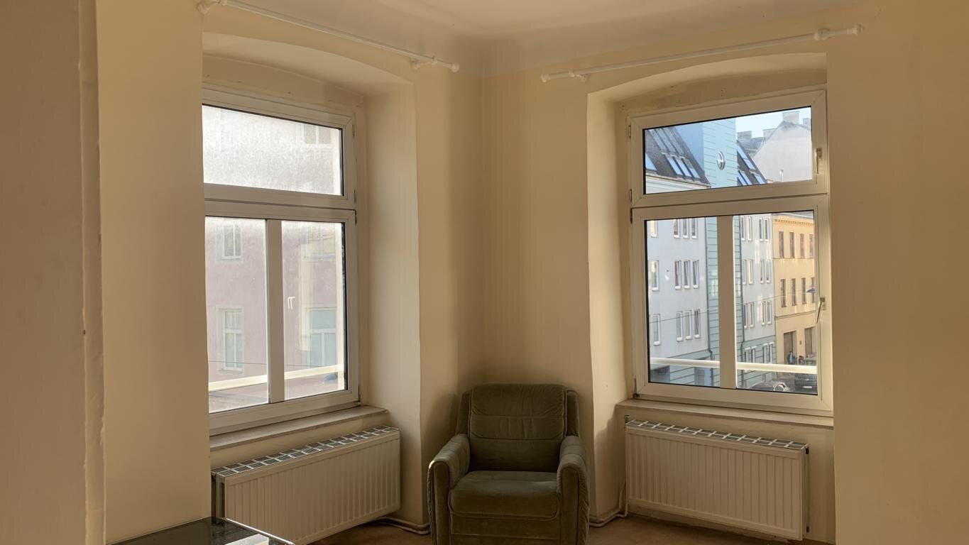 Sonnige Kleinwohnung im Altbauhaus zum Sanieren