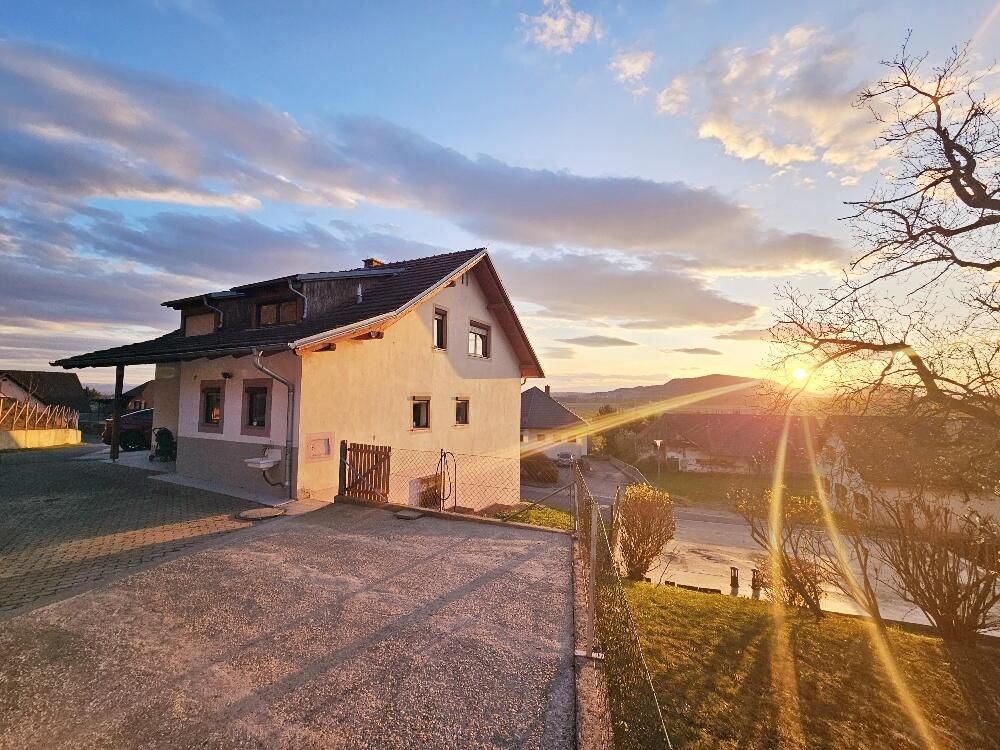 **Traumhaftes Mehrfamilienhaus im Grünen - Landleben pur!**