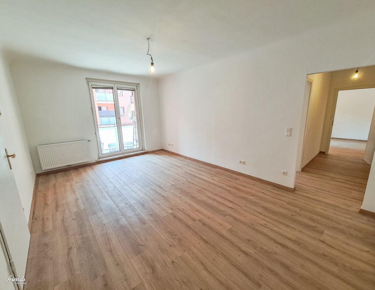 Perfekt aufgeteilt - ERSTBEZUG nach Sanierung - 3 Zimmerwohnung mit Balkon