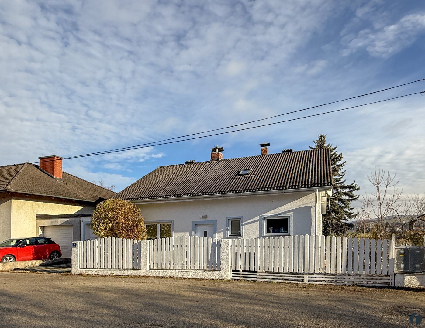 Einfamilienhaus in Katzelsdorf mit Ausblick ins Grüne, 5 Zimmern, Terrasse & Garage