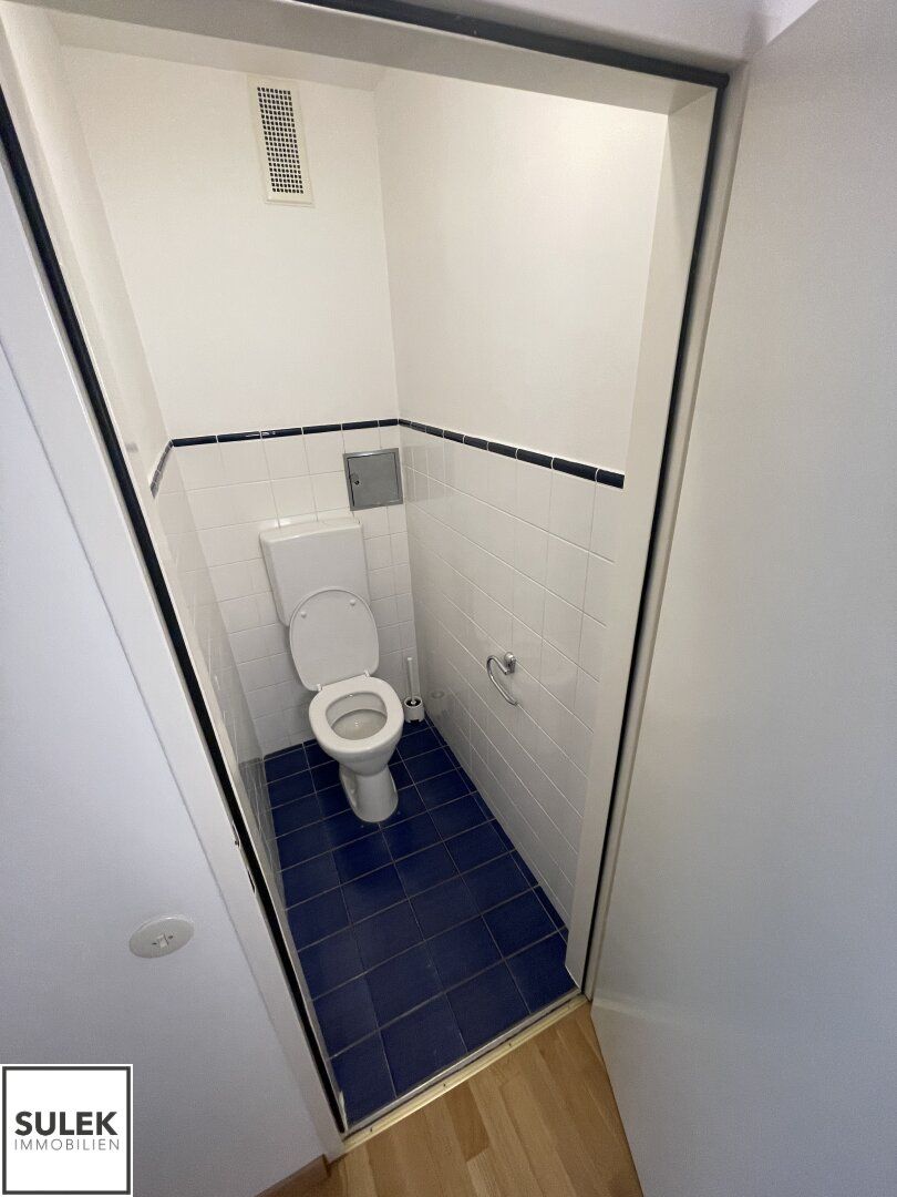 Helle 1-Zimmer Stadtwohnung gleich beim Rathaus – další